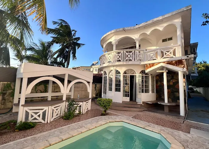 Albion Beachfront Villa
