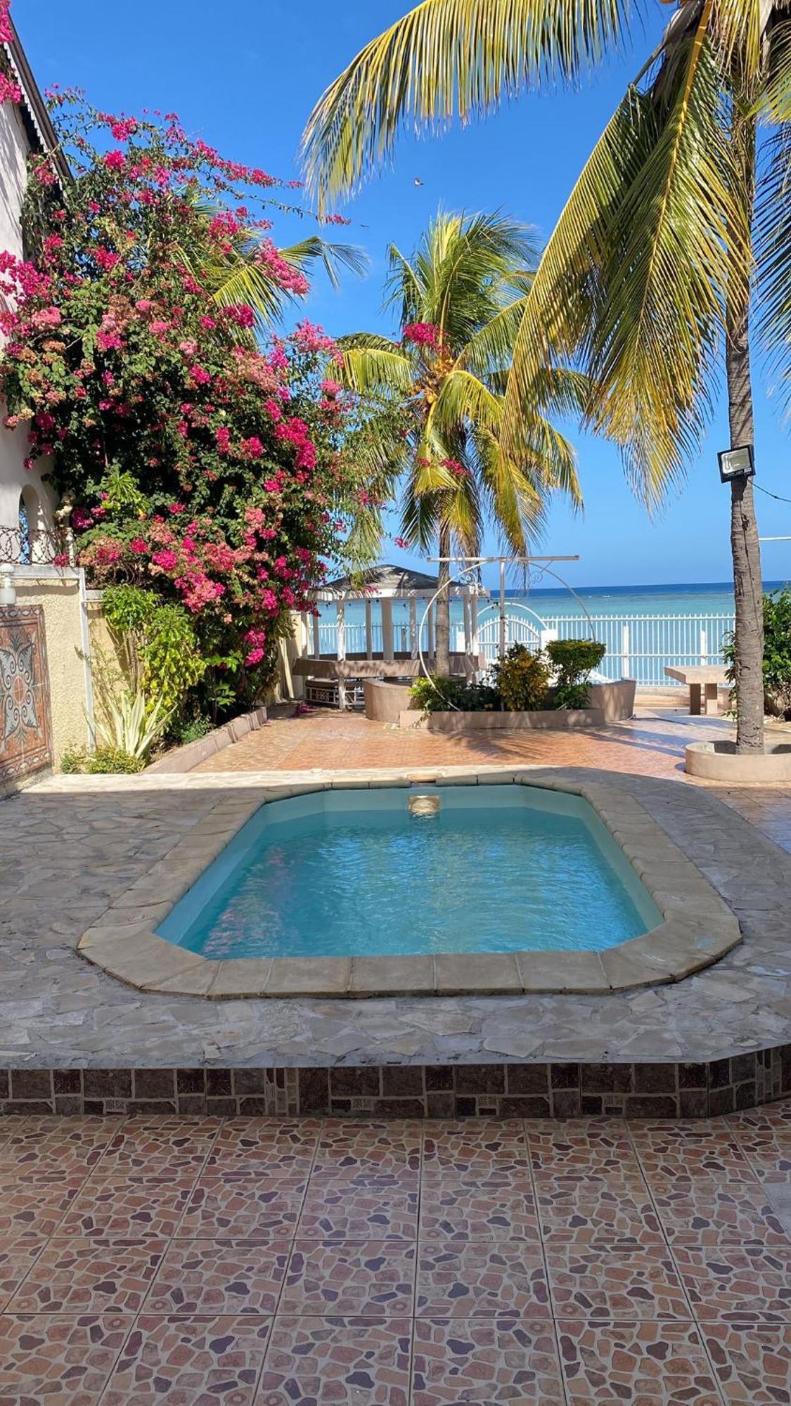 Beachfront Villa *